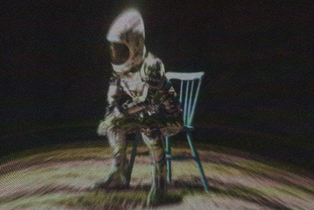 E8248_05.jpg E8248_05.jpg