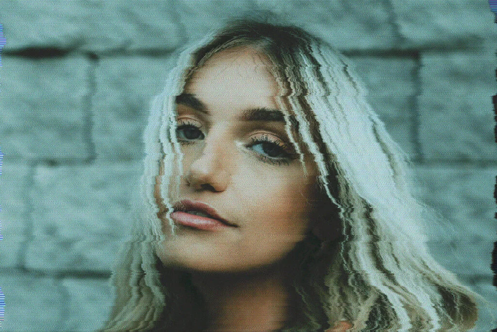 E8567_03.jpg E8567_03.jpg