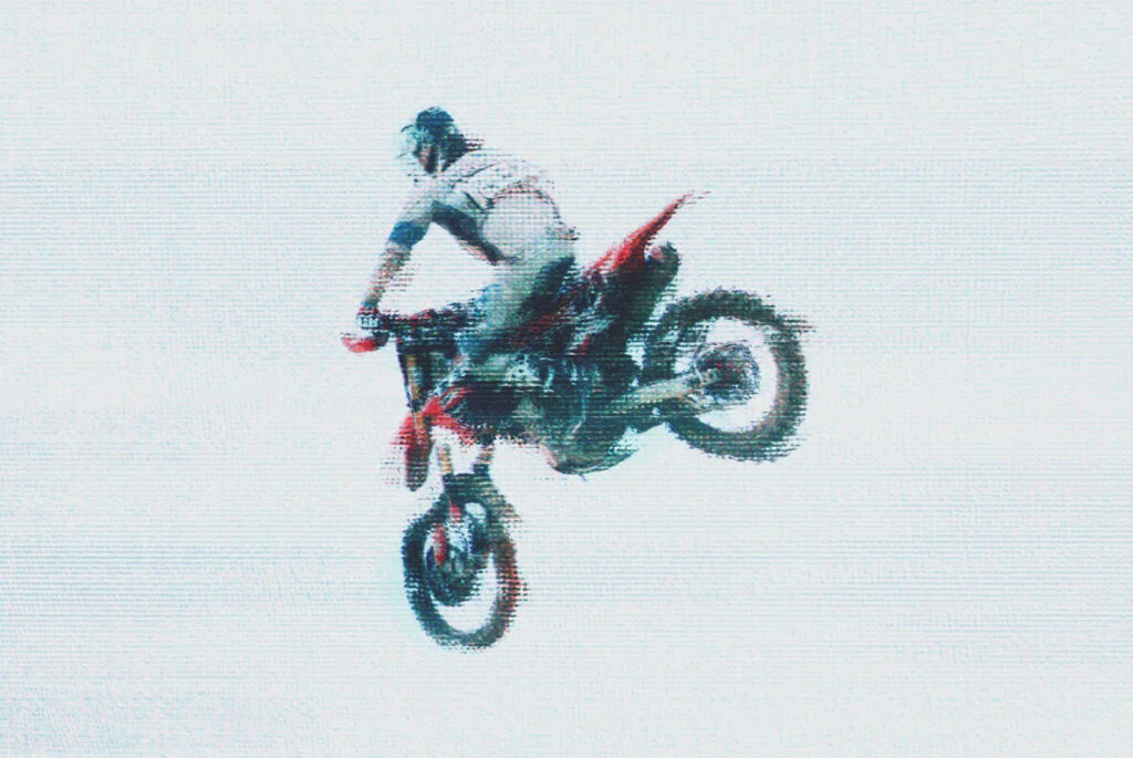 E8774_04.jpg E8774_04.jpg