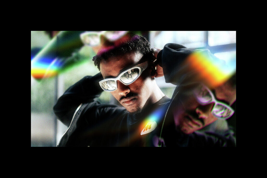 E9917_03.jpg E9917_03.jpg