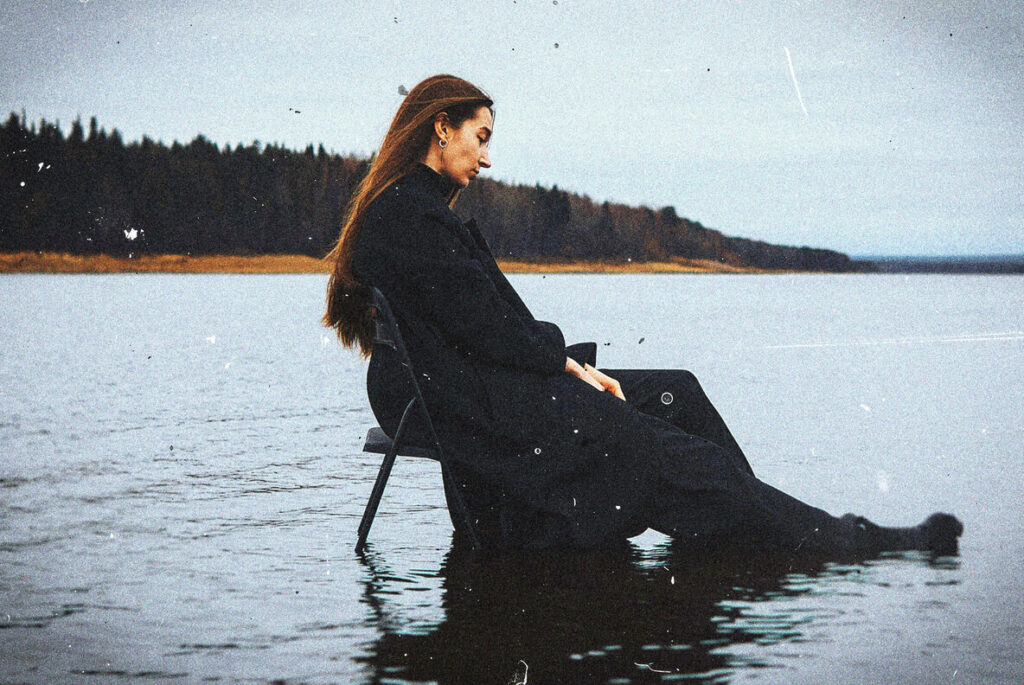 E14128_04.jpg E14128_04.jpg